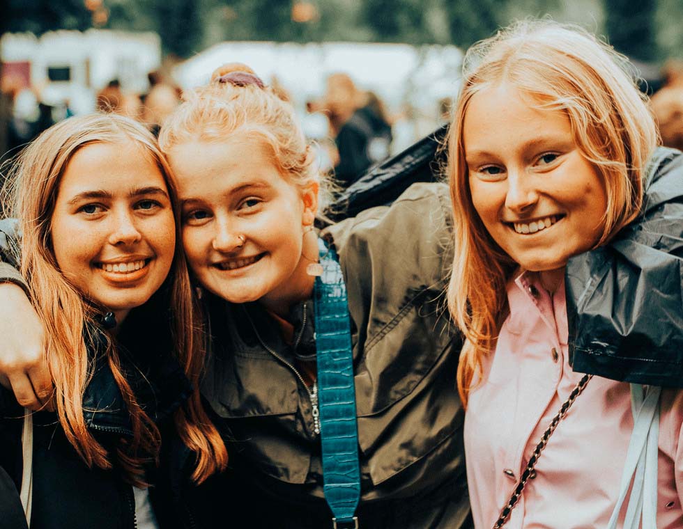 Piger til koncert i Hjørring